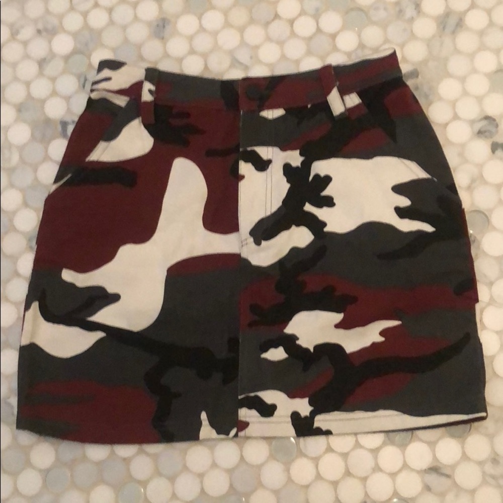 Red camo skirt with tags on